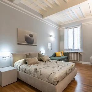firenze-rentals-deluxe-corso-5.it-tuscanyhotel.com/